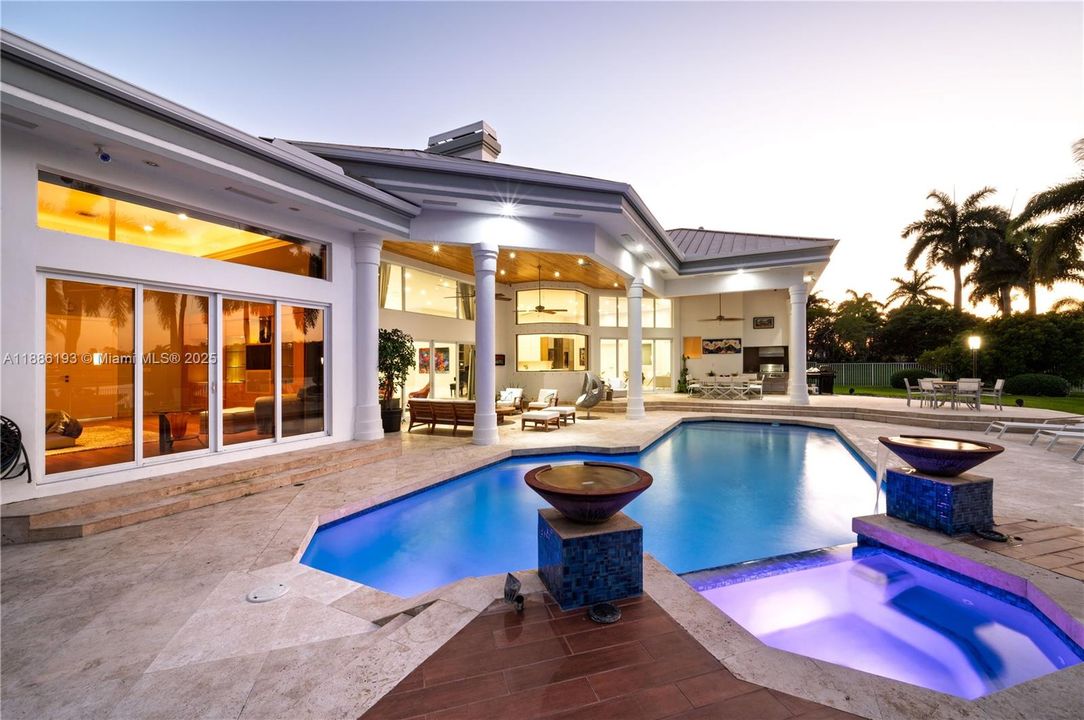 待售: $4,680,000 (5 贝兹, 5 浴室, 6636 平方英尺)