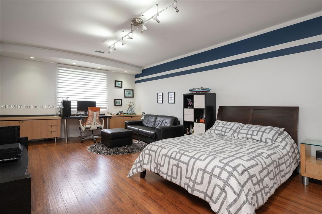 待售: $4,680,000 (5 贝兹, 5 浴室, 6636 平方英尺)