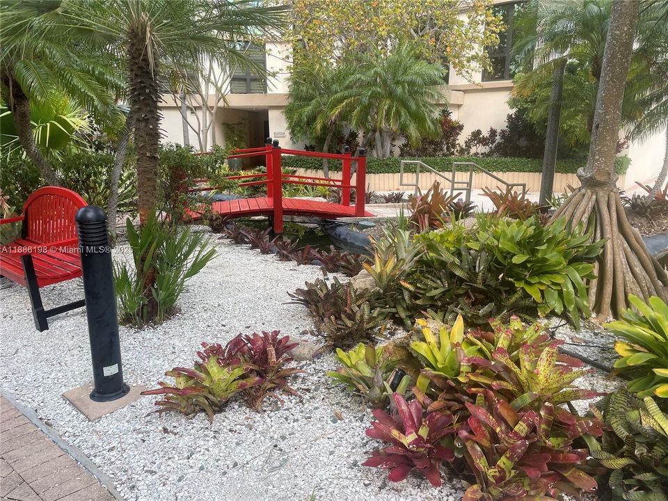 出租: $5,800 (2 贝兹, 2 浴室, 1409 平方英尺)