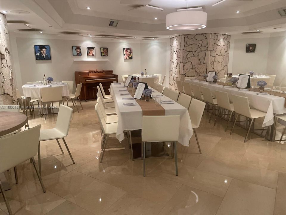 出租: $5,800 (2 贝兹, 2 浴室, 1409 平方英尺)