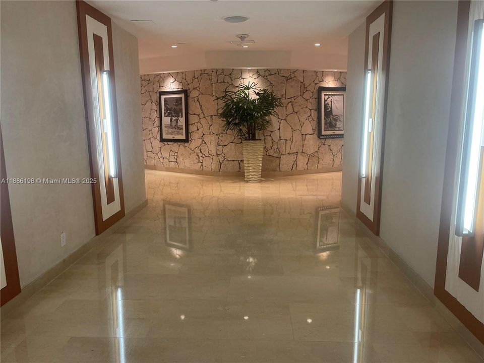 出租: $5,800 (2 贝兹, 2 浴室, 1409 平方英尺)