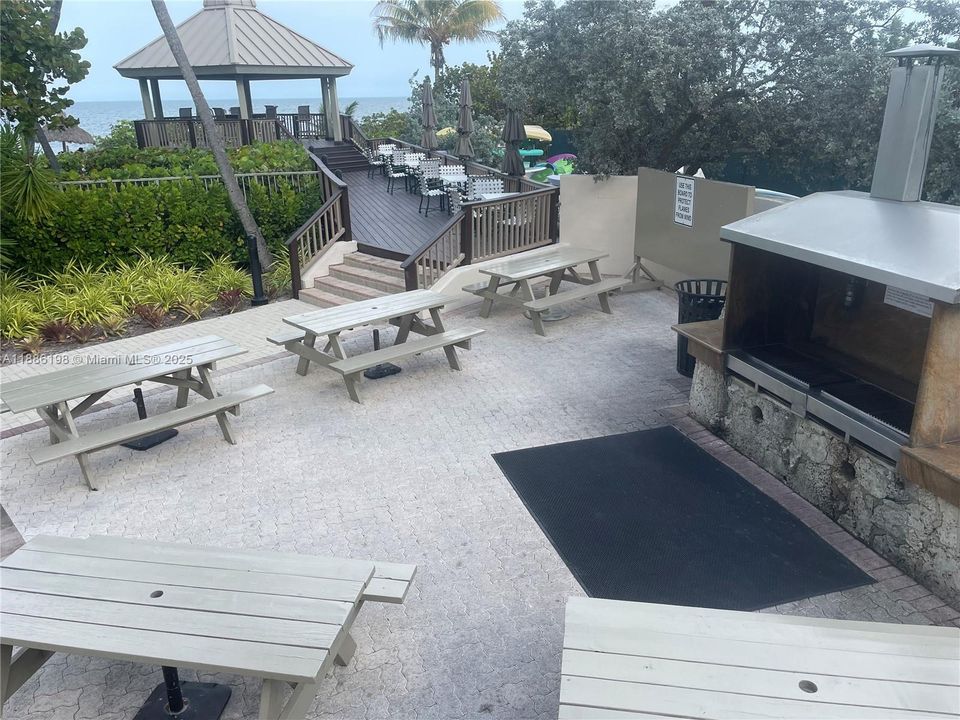 出租: $5,800 (2 贝兹, 2 浴室, 1409 平方英尺)