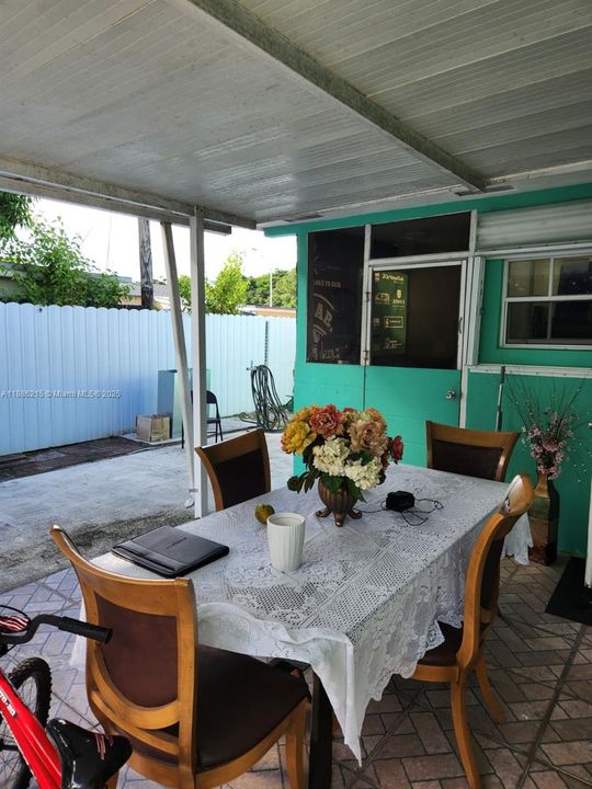 For Sale: $660,000 (3 beds, 2 baths, 2054 Square Feet)