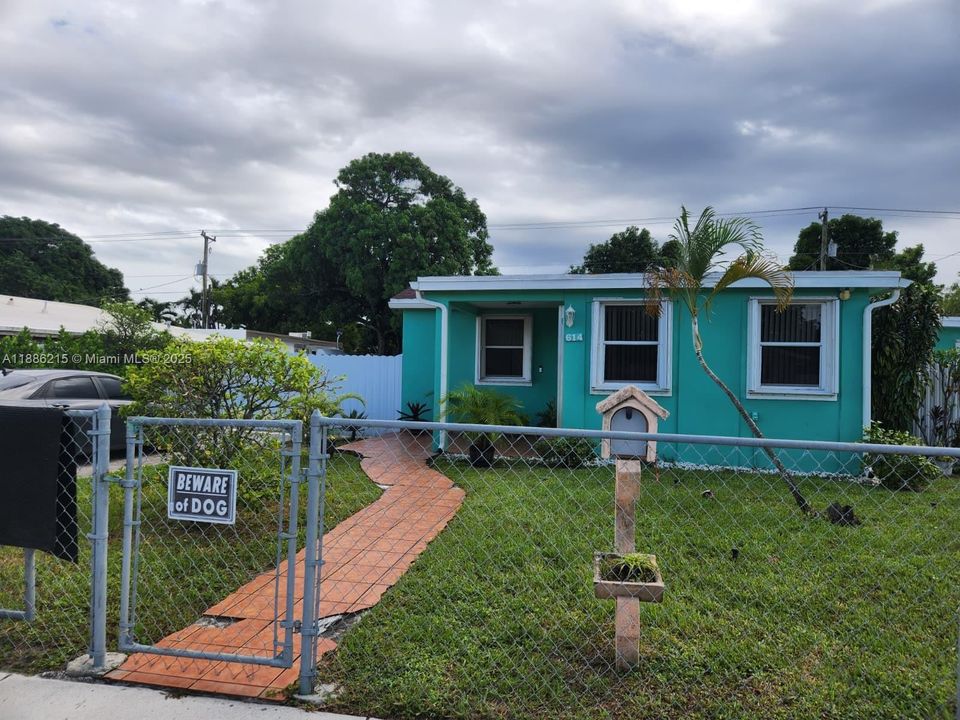 For Sale: $660,000 (3 beds, 2 baths, 2054 Square Feet)