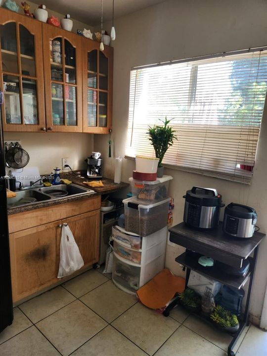 For Sale: $660,000 (3 beds, 2 baths, 2054 Square Feet)