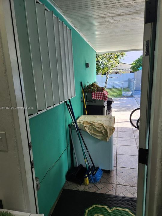 For Sale: $660,000 (3 beds, 2 baths, 2054 Square Feet)