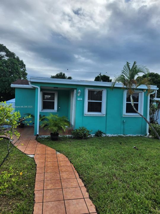 For Sale: $660,000 (3 beds, 2 baths, 2054 Square Feet)