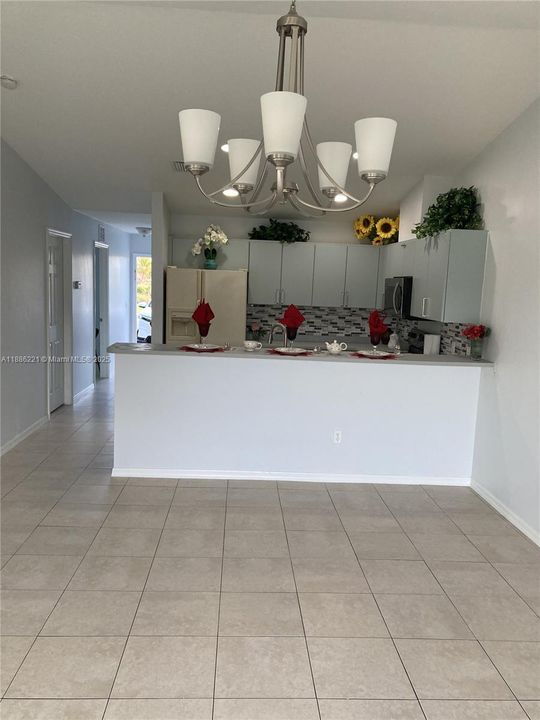 В аренду: $1,900 (3 спален, 2 ванн, 0 Квадратных фут)