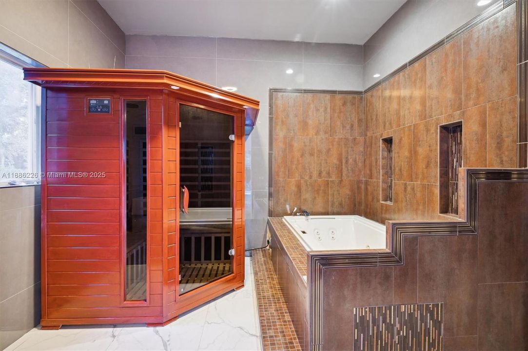 Vendido Recientemente: $1,249,500 (3 camas, 4 baños, 3314 Pies cuadrados)