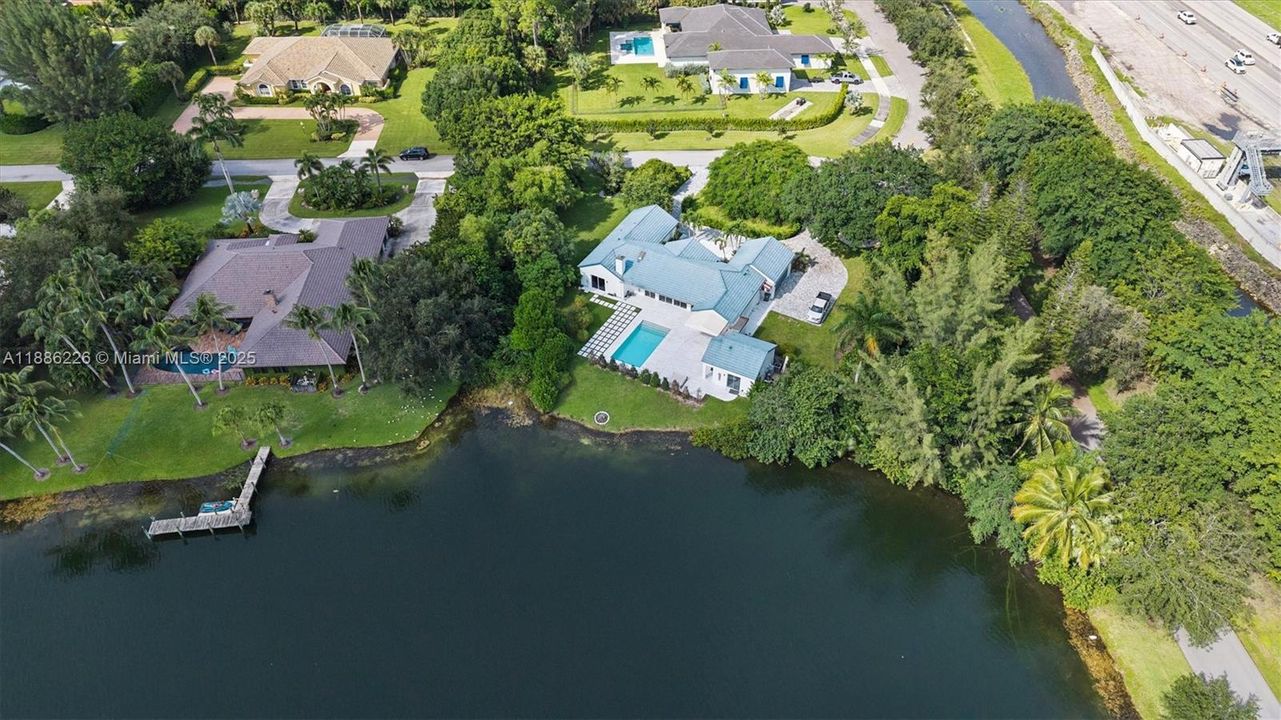 Vendido Recientemente: $1,249,500 (3 camas, 4 baños, 3314 Pies cuadrados)