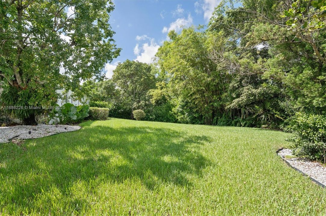 Vendido Recientemente: $1,249,500 (3 camas, 4 baños, 3314 Pies cuadrados)