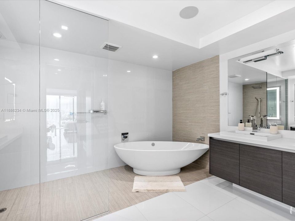 For Sale: $1,425,000 (3 beds, 3 baths, 1892 Square Feet)
