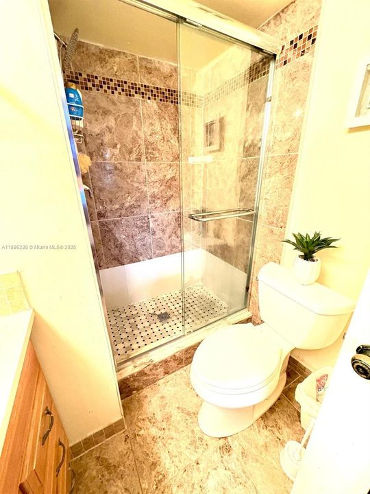 На продажу: $89,500 (2 спален, 2 ванн, 850 Квадратных фут)