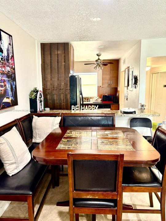 На продажу: $89,500 (2 спален, 2 ванн, 850 Квадратных фут)