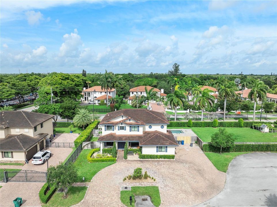 На продажу: $1,700,000 (5 спален, 3 ванн, 2858 Квадратных фут)