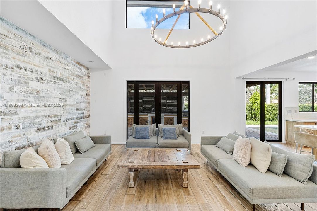 На продажу: $1,700,000 (5 спален, 3 ванн, 2858 Квадратных фут)