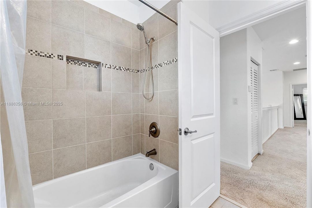 На продажу: $1,700,000 (5 спален, 3 ванн, 2858 Квадратных фут)