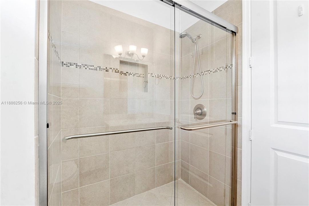 На продажу: $1,700,000 (5 спален, 3 ванн, 2858 Квадратных фут)