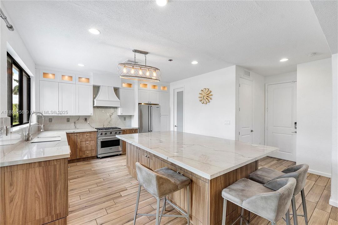 На продажу: $1,700,000 (5 спален, 3 ванн, 2858 Квадратных фут)