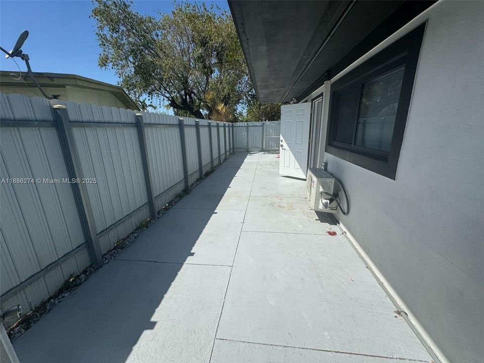 最近租的: $1,400 (1 贝兹, 1 浴室, 1638 平方英尺)