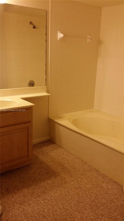 Active With Contract: $439,000 (2 beds, 2 baths, 840 Square Feet)