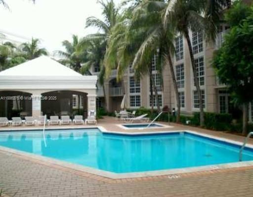 Active With Contract: $439,000 (2 beds, 2 baths, 840 Square Feet)