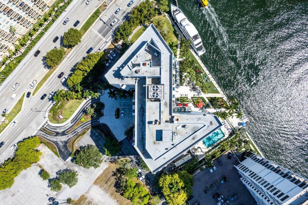 028-2670EastSunriseBoulevard-FortLauderd