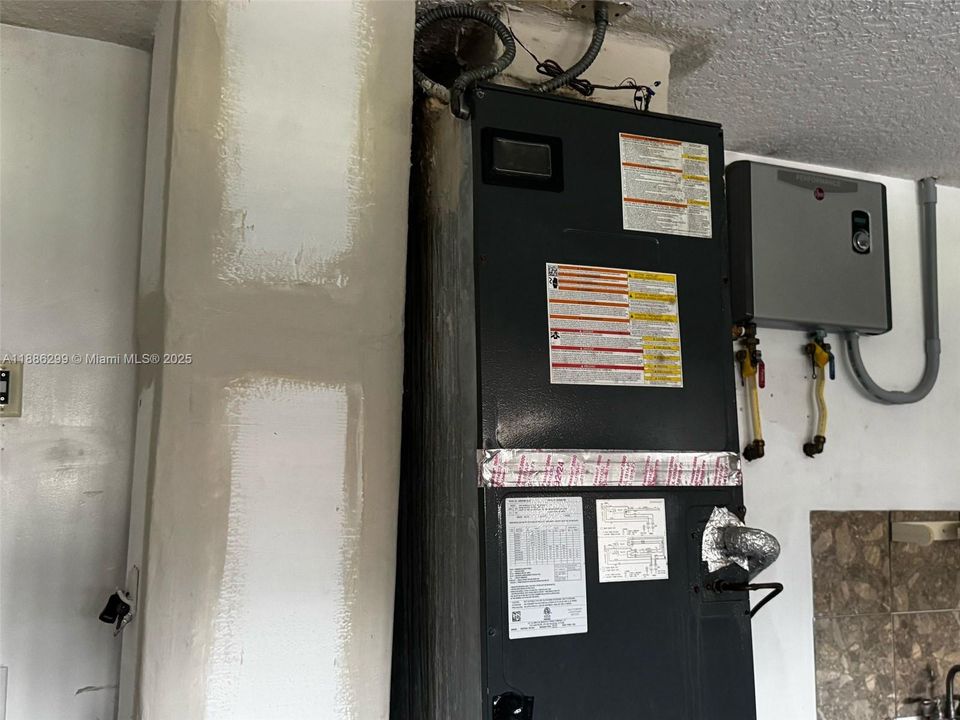 Active With Contract: $430,000 (3 beds, 2 baths, 1534 Square Feet)