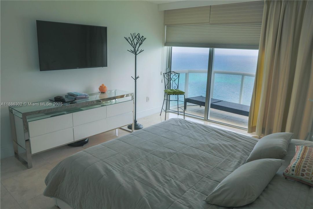 Active With Contract: $11,500 (3 beds, 2 baths, 1761 Square Feet)