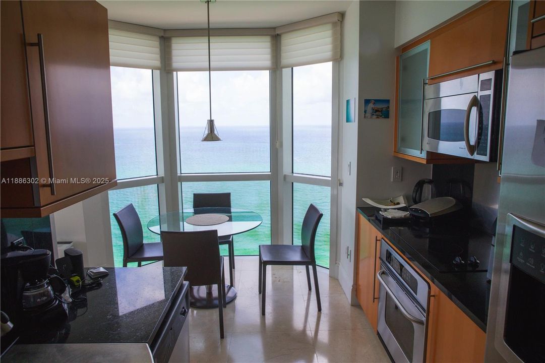 Active With Contract: $11,500 (3 beds, 2 baths, 1761 Square Feet)