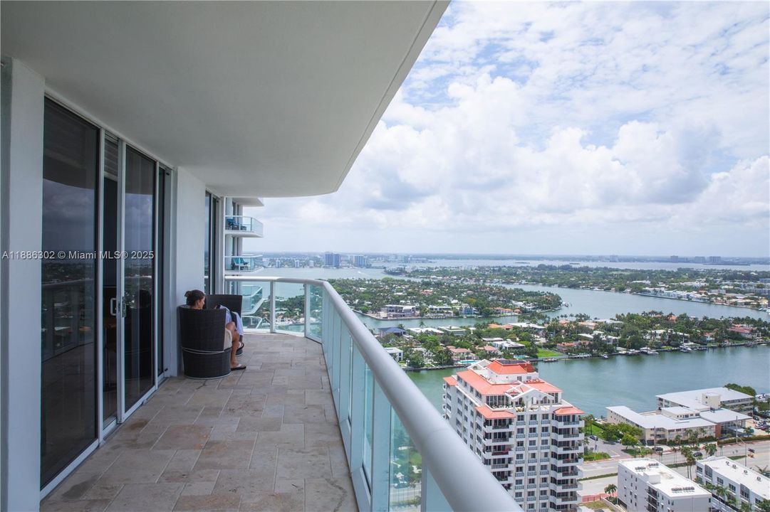 Active With Contract: $11,500 (3 beds, 2 baths, 1761 Square Feet)