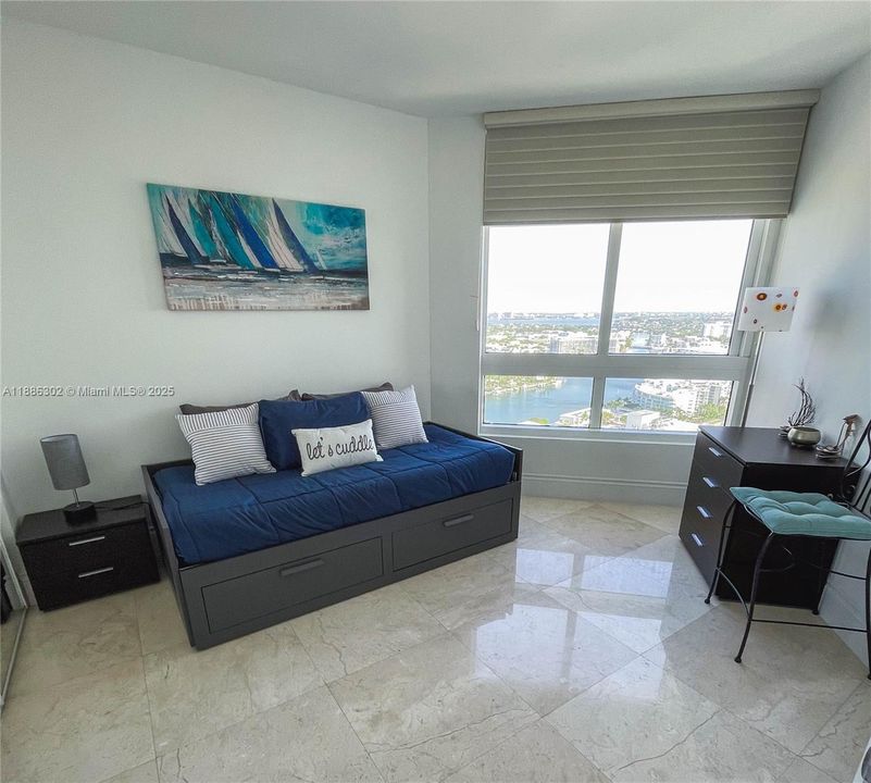 Active With Contract: $11,500 (3 beds, 2 baths, 1761 Square Feet)