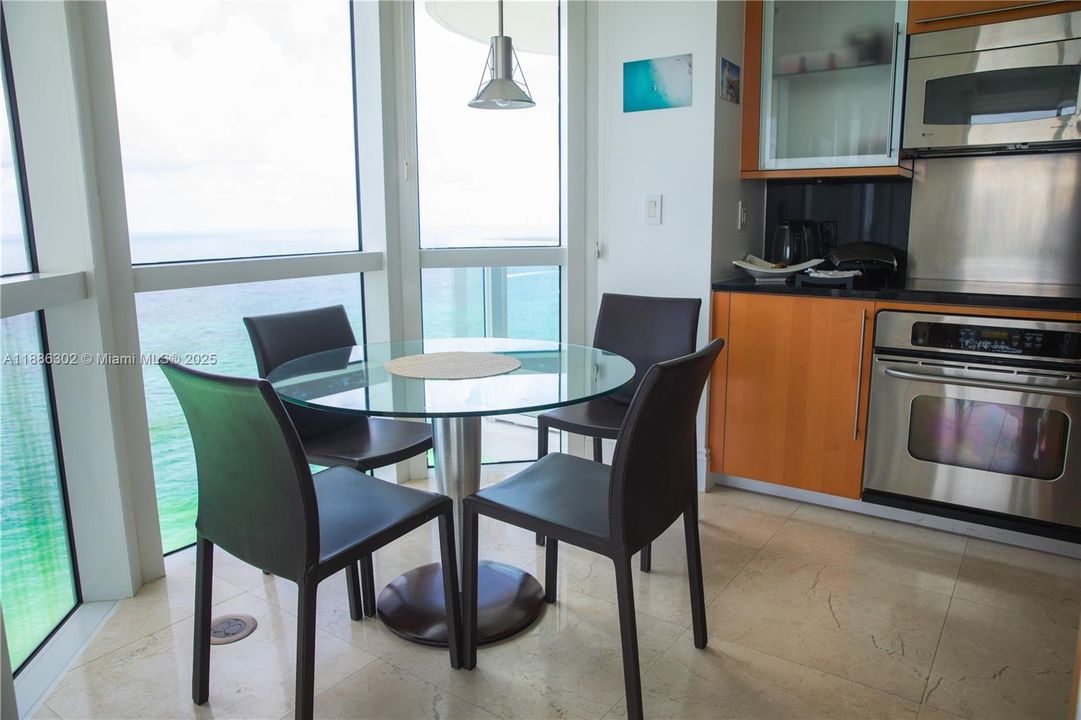 Active With Contract: $11,500 (3 beds, 2 baths, 1761 Square Feet)