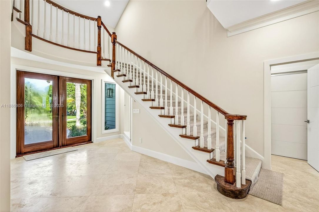 For Sale: $6,445,000 (5 beds, 6 baths, 4800 Square Feet)