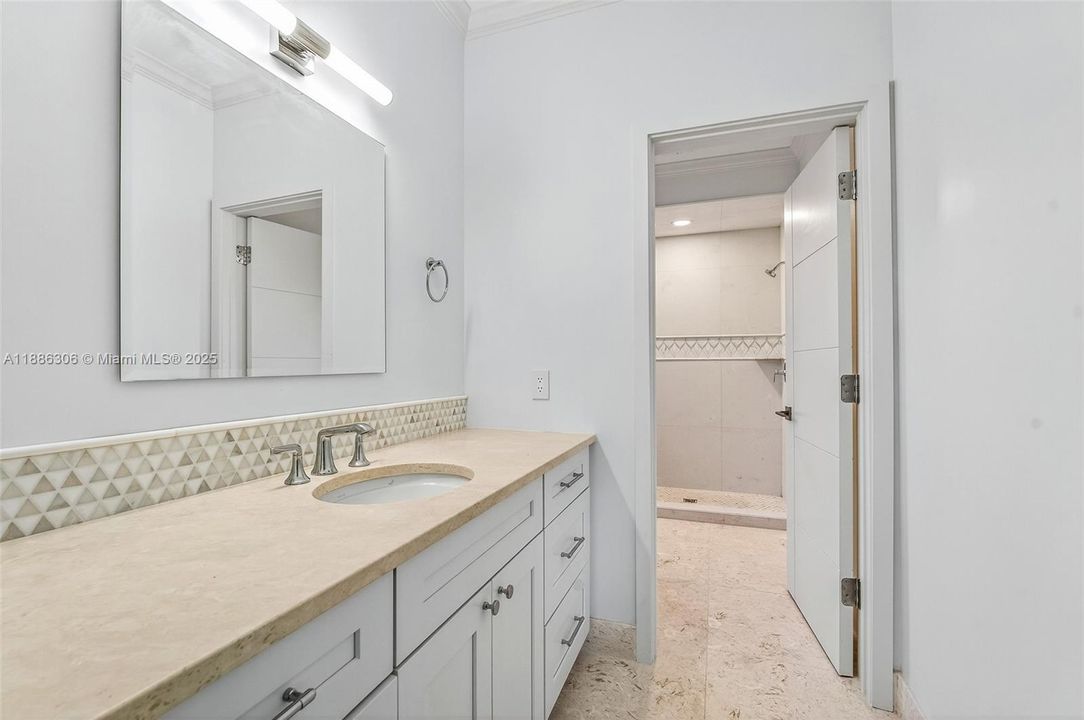 For Sale: $6,445,000 (5 beds, 6 baths, 4800 Square Feet)