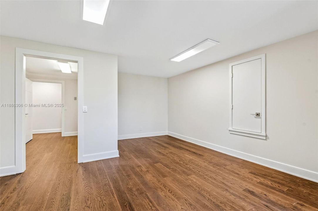 For Sale: $6,445,000 (5 beds, 6 baths, 4800 Square Feet)