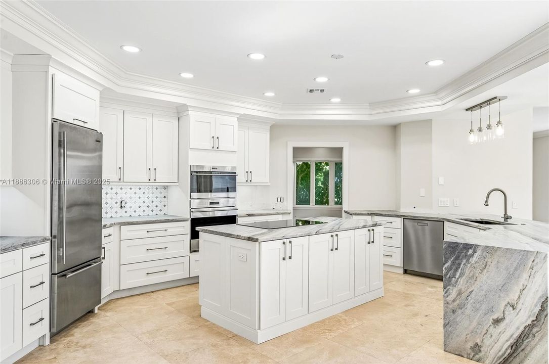 For Sale: $6,445,000 (5 beds, 6 baths, 4800 Square Feet)