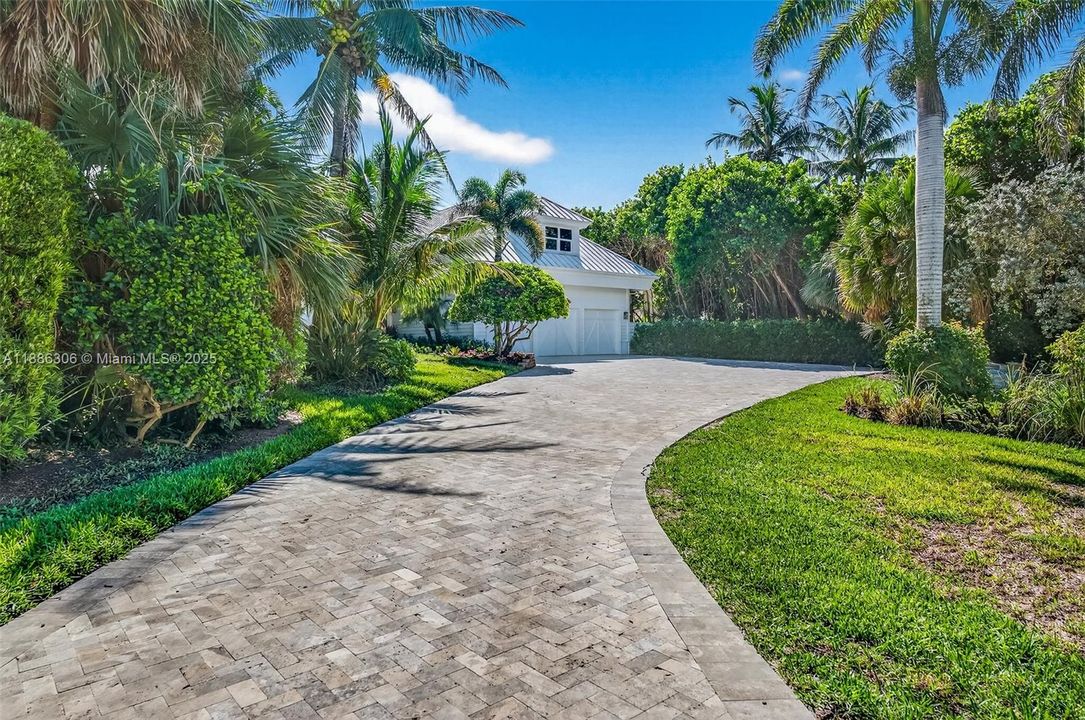 For Sale: $6,445,000 (5 beds, 6 baths, 4800 Square Feet)