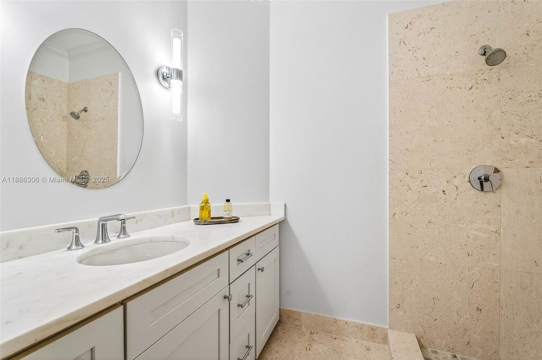 For Sale: $6,445,000 (5 beds, 6 baths, 4800 Square Feet)