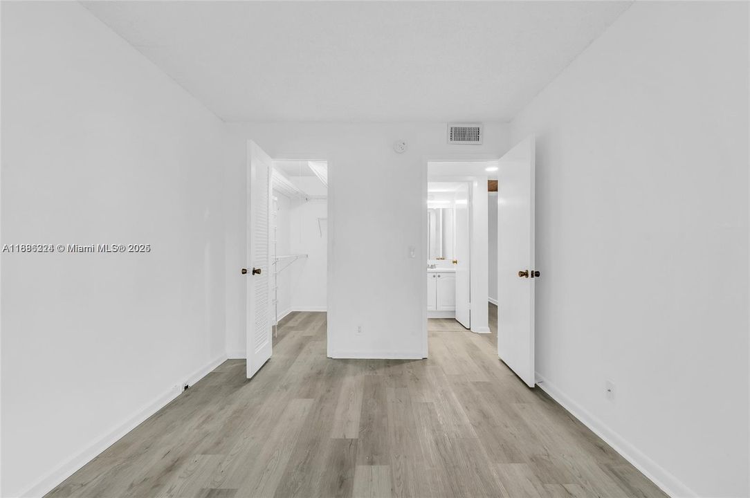 待售: $100,000 (2 贝兹, 1 浴室, 819 平方英尺)