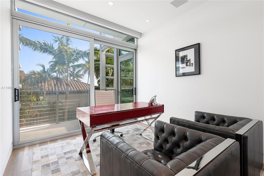 В аренду: $90,000 (6 спален, 7 ванн, 7789 Квадратных фут)