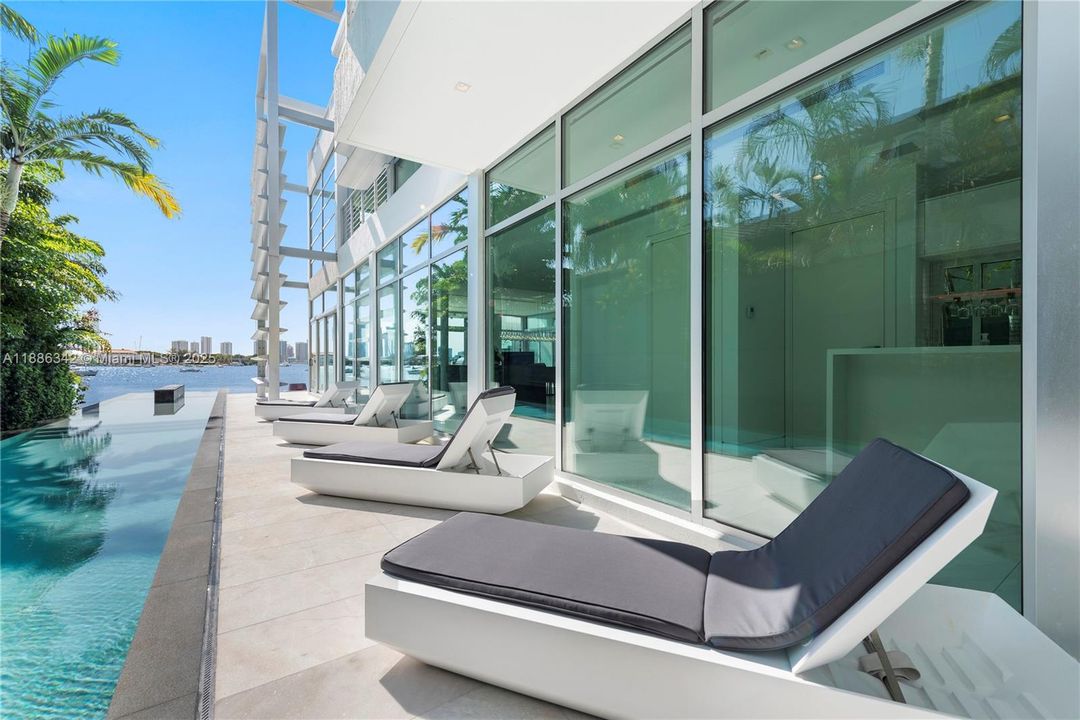 В аренду: $90,000 (6 спален, 7 ванн, 7789 Квадратных фут)