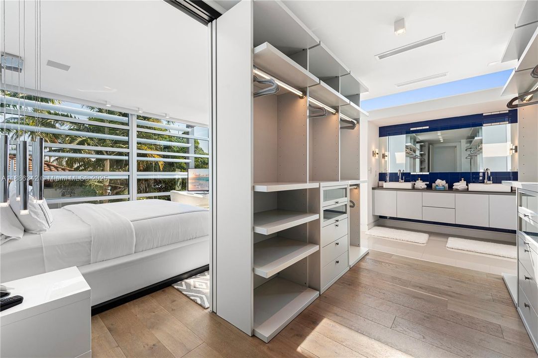 В аренду: $90,000 (6 спален, 7 ванн, 7789 Квадратных фут)