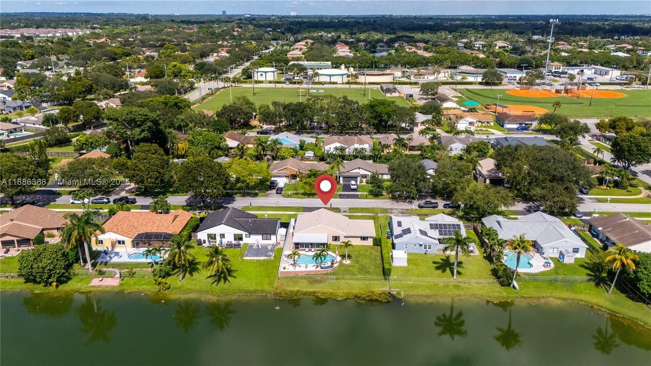 En Venta: $725,000 (3 camas, 2 baños, 1753 Pies cuadrados)