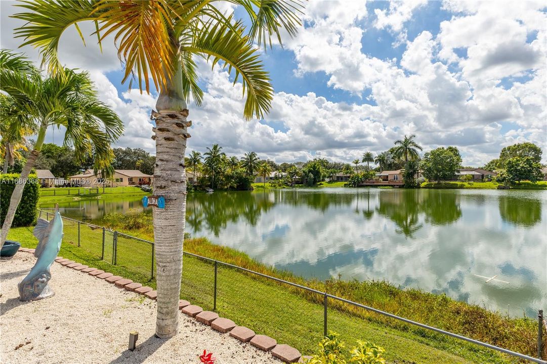 En Venta: $725,000 (3 camas, 2 baños, 1753 Pies cuadrados)