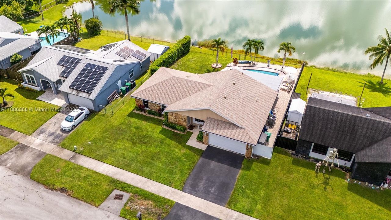 En Venta: $725,000 (3 camas, 2 baños, 1753 Pies cuadrados)