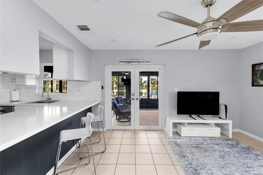 En Venta: $725,000 (3 camas, 2 baños, 1753 Pies cuadrados)