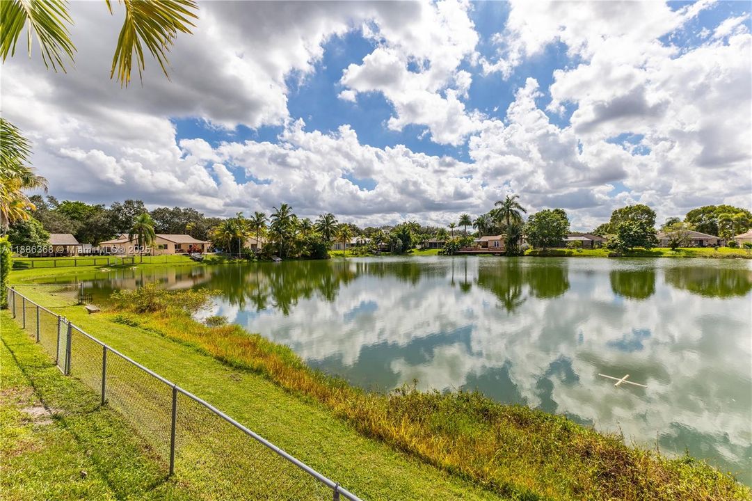 En Venta: $725,000 (3 camas, 2 baños, 1753 Pies cuadrados)