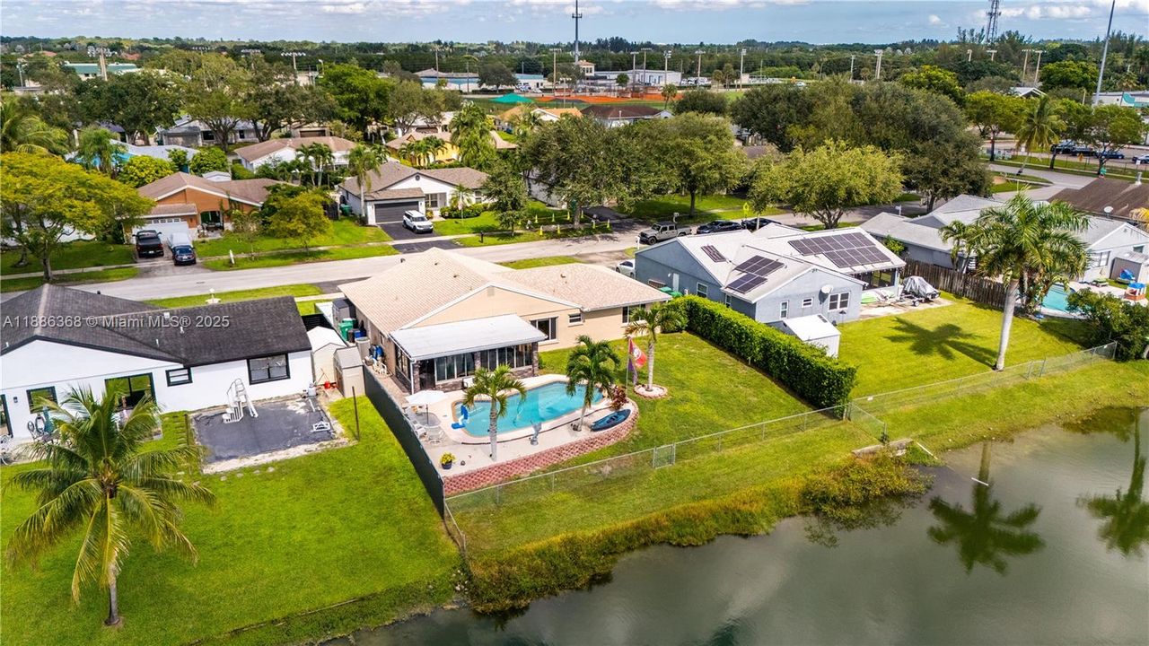 En Venta: $725,000 (3 camas, 2 baños, 1753 Pies cuadrados)