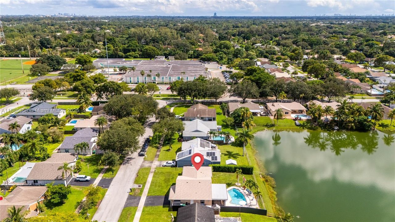 En Venta: $725,000 (3 camas, 2 baños, 1753 Pies cuadrados)